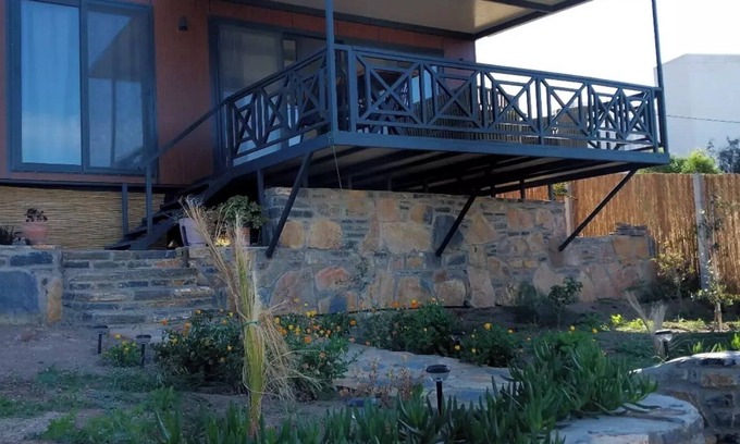 Dagbelen Villa | The Little Villa close to the beach, has wonderful sea and islands view