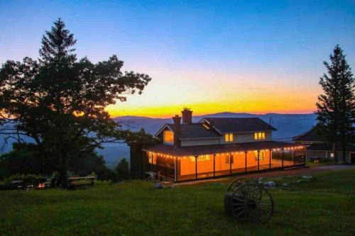 North Adams Cabin | The Lodge @ America’s Switzerland