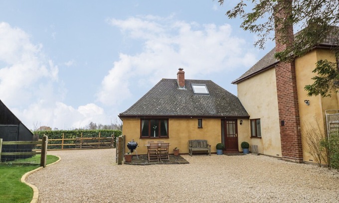 Pershore Cottage | The Lodge at Elmley Meadow, PERSHORE