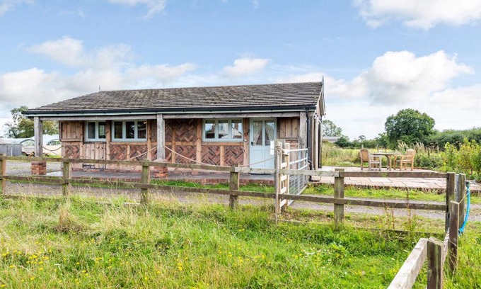 Chorlton-by-Backford House | The Lodge