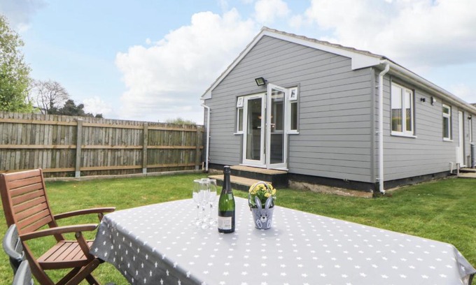 Dawlish House | The Lodge