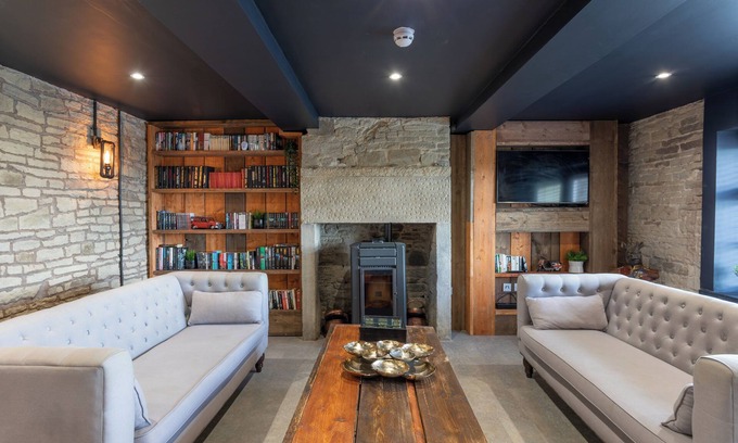 Ainley Top House | The Lodge!