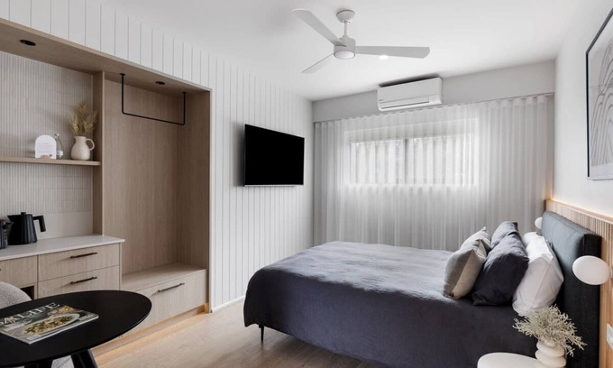 Mount Gambier Apartment | The Lodge - Room 2 - Luxury Central private Rooms, Free wifi