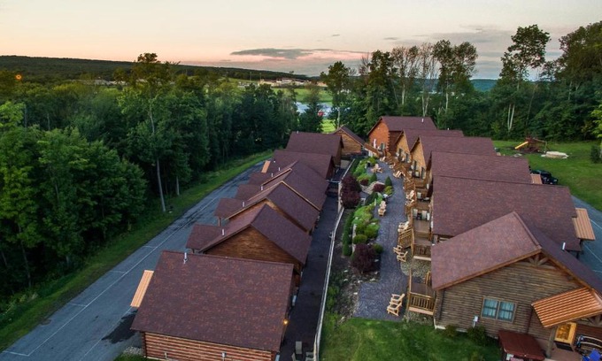 McHenry Hotel | The Lodges at Sunset Village