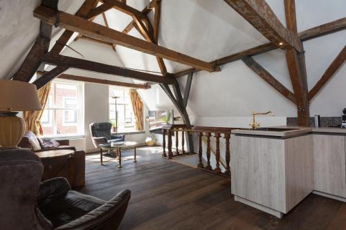The Hague Center Apartment | The Loft 300 - R Q C