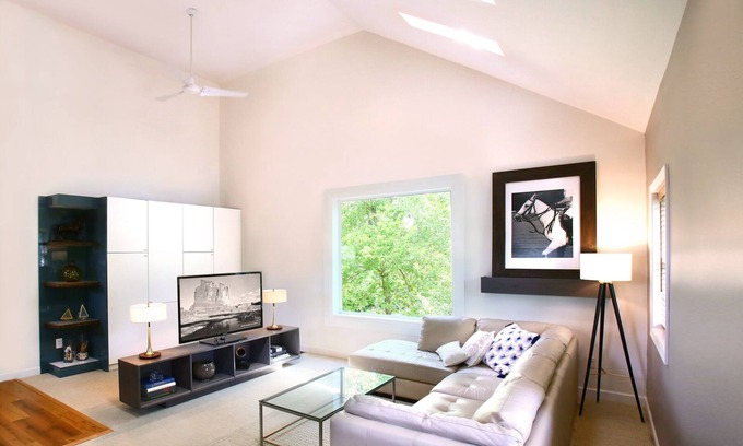 Columbus House | The Loft - A Tranquil Retreat with Style and Comfort.