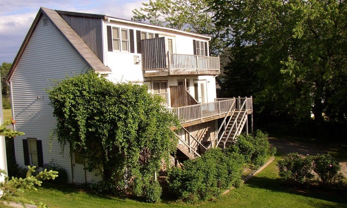 Bass Harbor Apartment | The Loft at the Boat House. Waterfront. Close to Lighthouse. Fireplaces. AC.