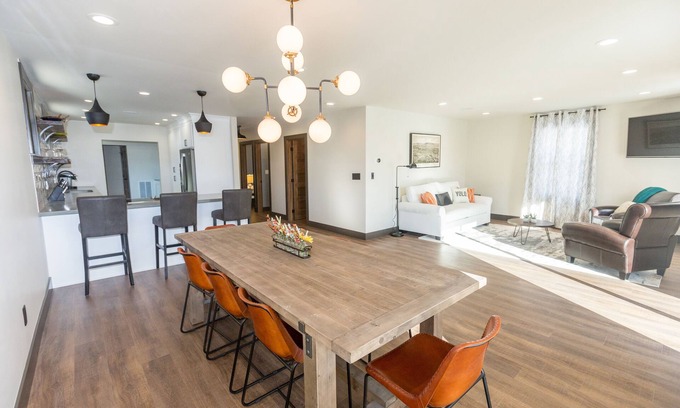 Walla Walla Apartment | The Loft on Birch, Downtown Walla Walla, sleek modern industrial Condo