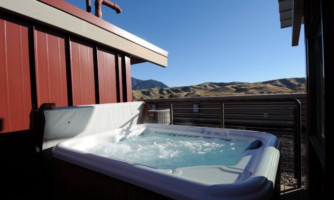 Bozeman House | The Loft - Urban Bozeman Loft with Hot Tub In The Mill District of Bozeman