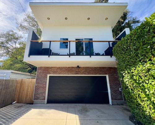 South Central House | The Loft