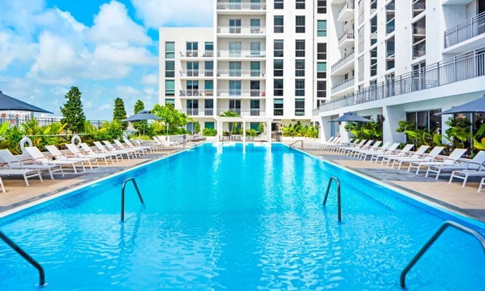 Overtown Apartment | The Logan Vibe 8687