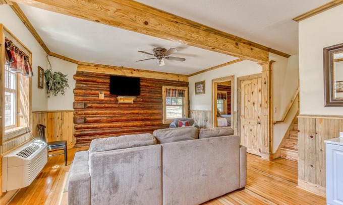 White Salmon House | The Logs Deer Room