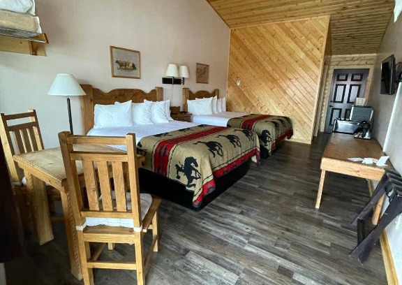 Dubois Hotel | The Longhorn Ranch Resort Lodge & RV Park