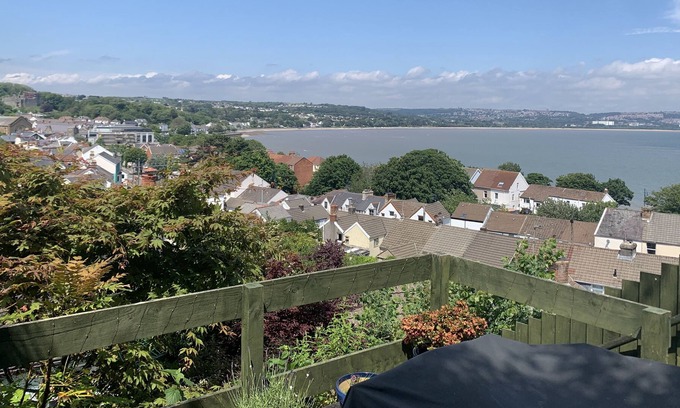 Mumbles Cabin | The Lookout, cottage in the heart of Mumbles
