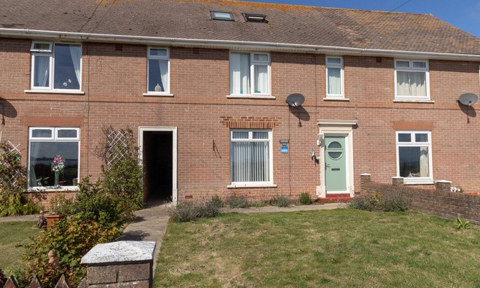 Wyke Regis Cottage | THE LOOKOUT -THE HOUSE WITH A VIEW, pet friendly in Weymouth