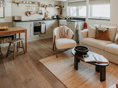 Tenterden House | The Lookout - Uk44871