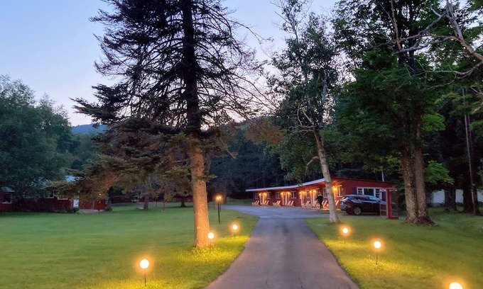 Indian Lake Hotel | The Lorca ADK Motel Room 7