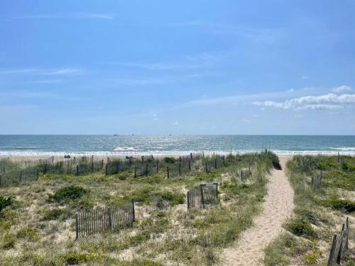 Avon House | The Lost Loggerhead- OBX Ocean view Beach House