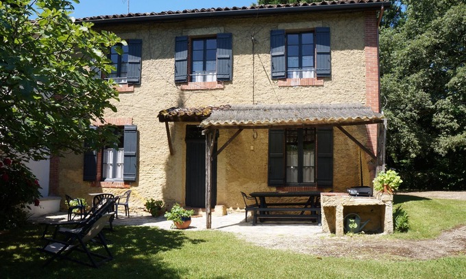 Bretagne-d'Armagnac House | The Loubatère, a traditional house with modern comfort