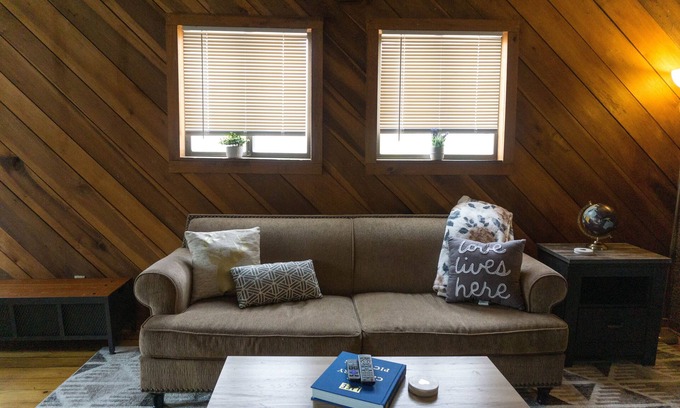 Kabletown Apartment | The Love Cottage in Harpers Ferry by the lake!