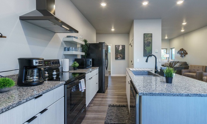 Spearfish House | The Lower Hillsview Loft