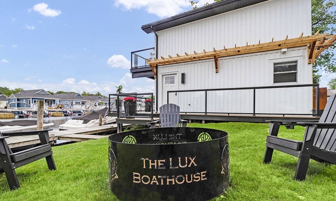 Sylvan Beach Cottage | The LUX Boat House at the Cove-Sylvan Beach NY