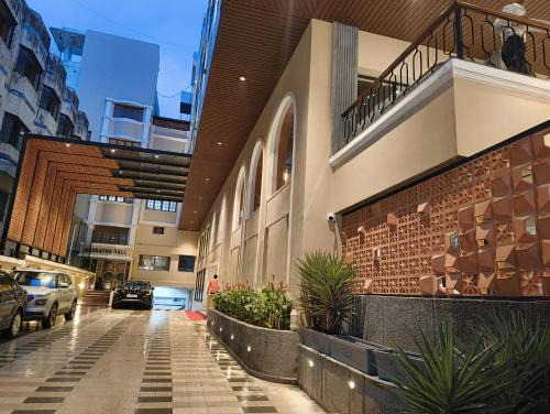 Gandhi Nagar Hotel | The Luxant Hotel