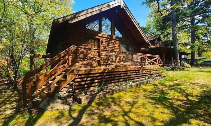Eureka Springs Cabin | The Luxury Suite at Bear Mountain