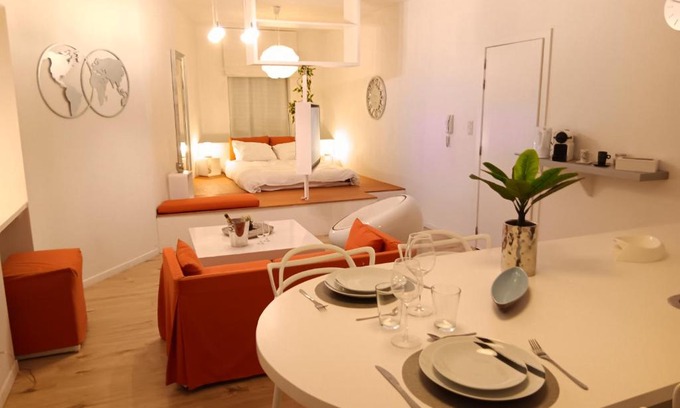 Jumet Apartment | The Luxury White Suite