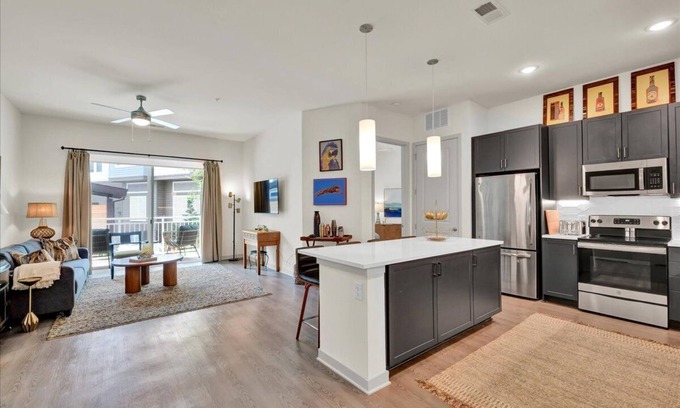 Prospect Apartment | The Lyric 185 - Norton Commons