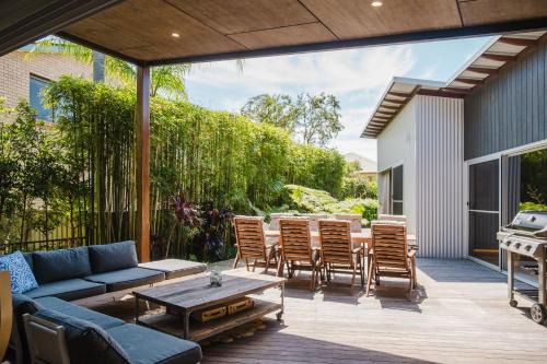 Narrawallee House | The Magic Beach House