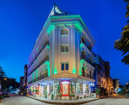 Sultanahmet Hotel | The Magnaura Palace Hotel