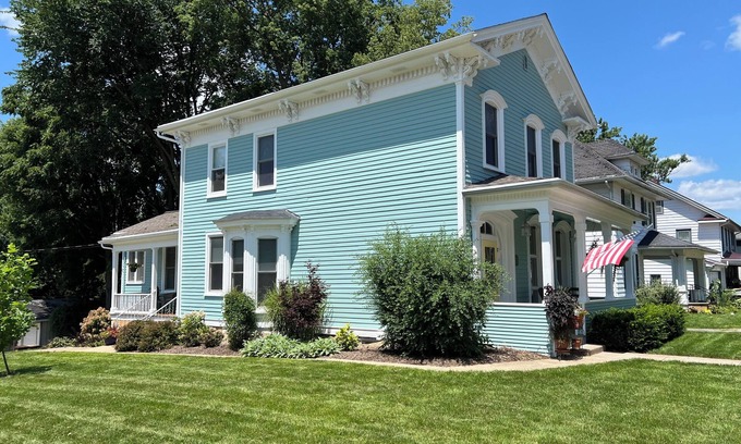 Mount Carroll House | The Main St Place in charming Mount Carroll IL 1st floor