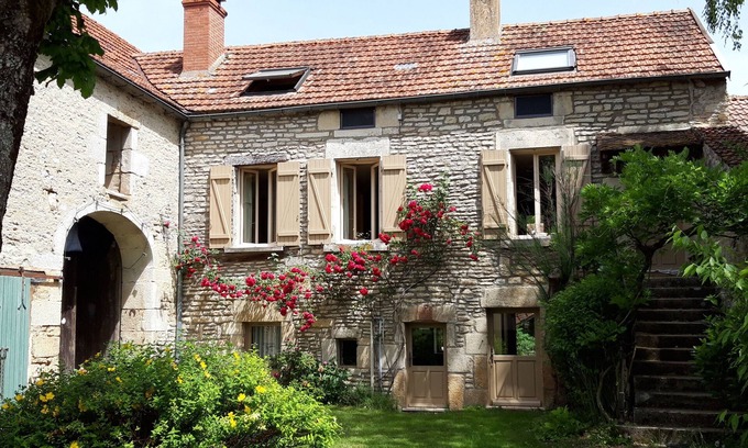 Cry House | The "Maison de Coeur" CHARMING House & Garden -Village & River- Ideal for Family