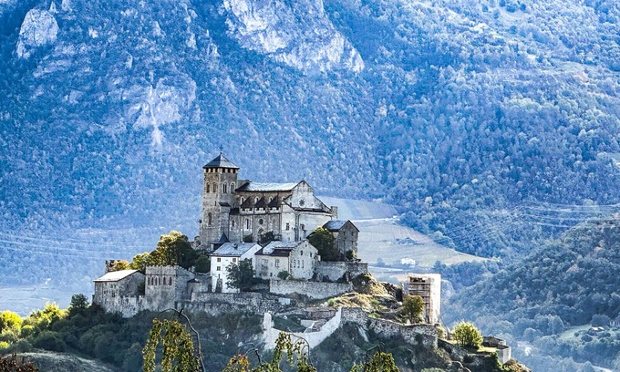 Sion Apartment | The Majestic-Exclusive view of Sion-Swiss Alps