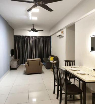 Kampung Kuchai Apartment | THE MAJESTIC IPOH B8 by ZamanJa