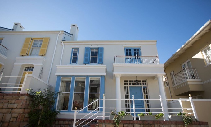 Kalk Bay Apartment | The Majestic village Middedorp 2