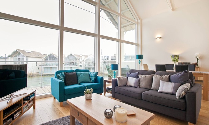 Cirencester House | The Mallows (HM81), Lower Mill Estate, Cotswolds