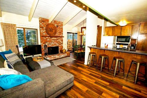 Mammoth Lakes House | The Mammoth House