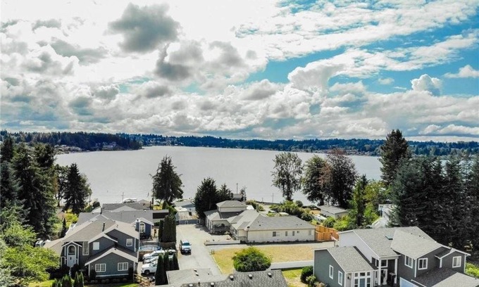 Lake Stevens Bed & Breakfast | The Mansion Inn