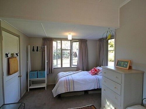 Taupo Cottage | The Maple Tree - Taupo Holiday Home, TWO MILE BAY