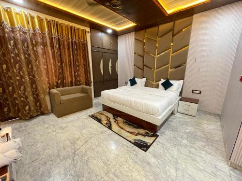 Taj Ganj House | The Marigold Bliss