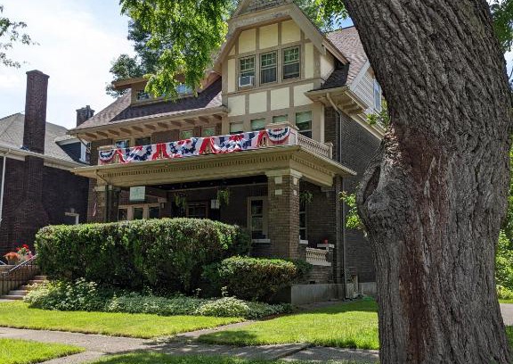 Downtown Niagara Falls Bed & Breakfast | The Marshall House