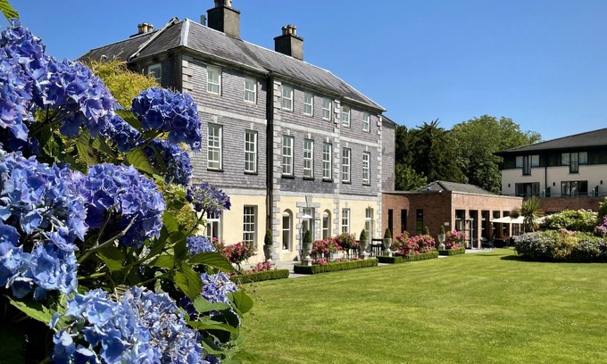 Douglas Hotel | The Maryborough Hotel and Spa