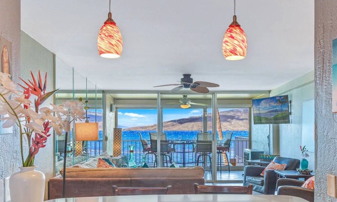 Kihei Condo | The Maui Moon Oceanfront Condo- Perfect for couples!