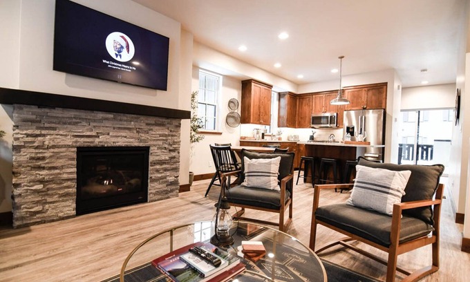 McCall House | THE MCCALL HIDEAWAY - Cozy Downtown Retreat