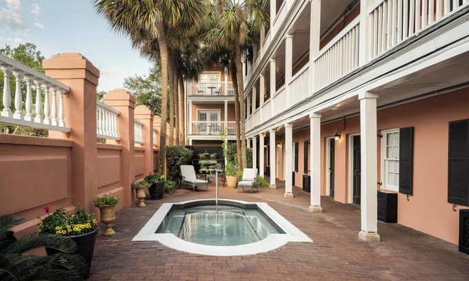 Charleston Historic District Hotel | The Meeting Street Inn