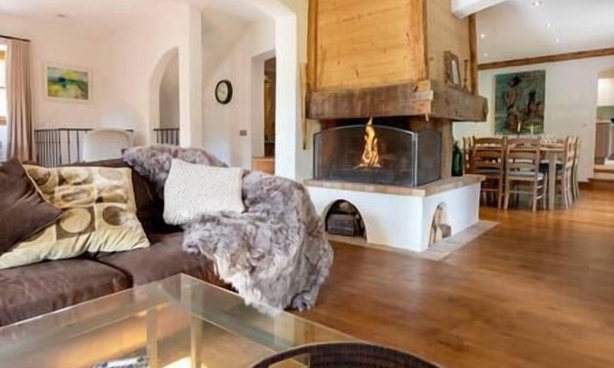 Menthon-Saint-Bernard House | The Menthon Moulin House