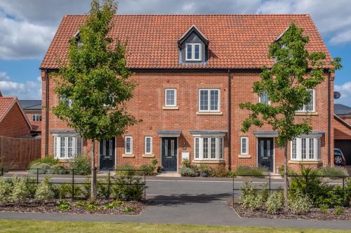 Holt House | The Middle House by Big Skies Cottages