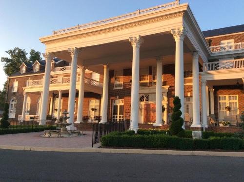 Luray Hotel | The Mimslyn Inn
